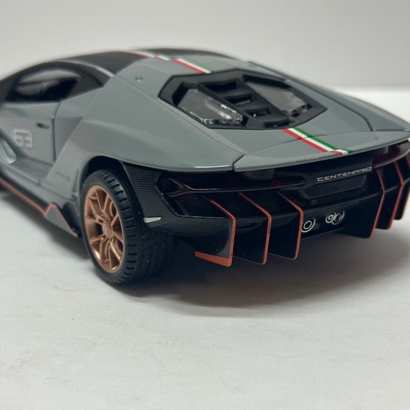 1:24 Lamborghini Centenario Diecast With Headlight & Taillight LED Gray - Picture 4 of 9